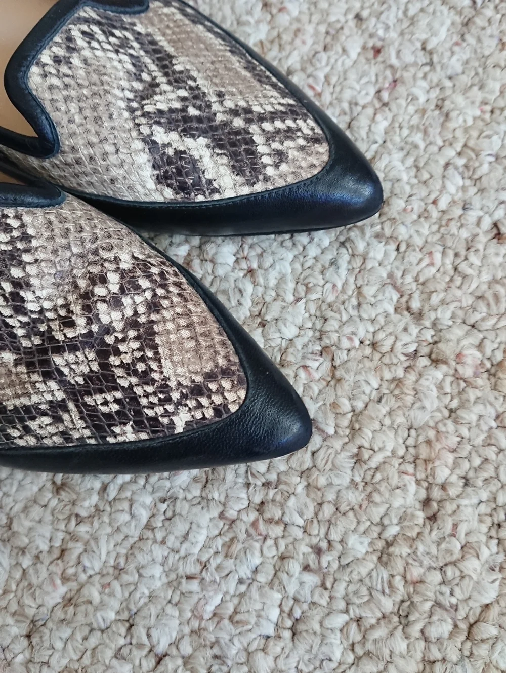 Jon Josef Gatsby Loafers Snake-Print Pointed Toe in Beige and Black size 7.5
